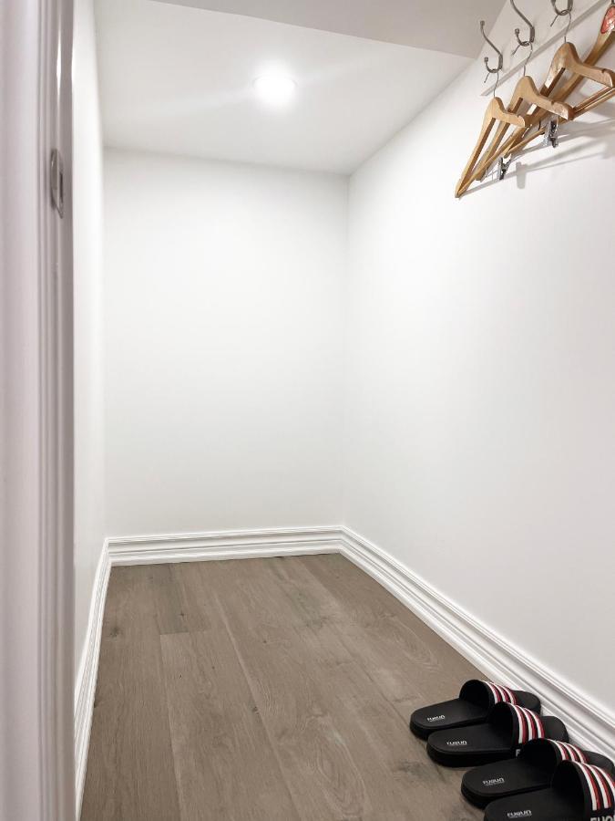 Simple & Tidy Private Gasthof Toronto