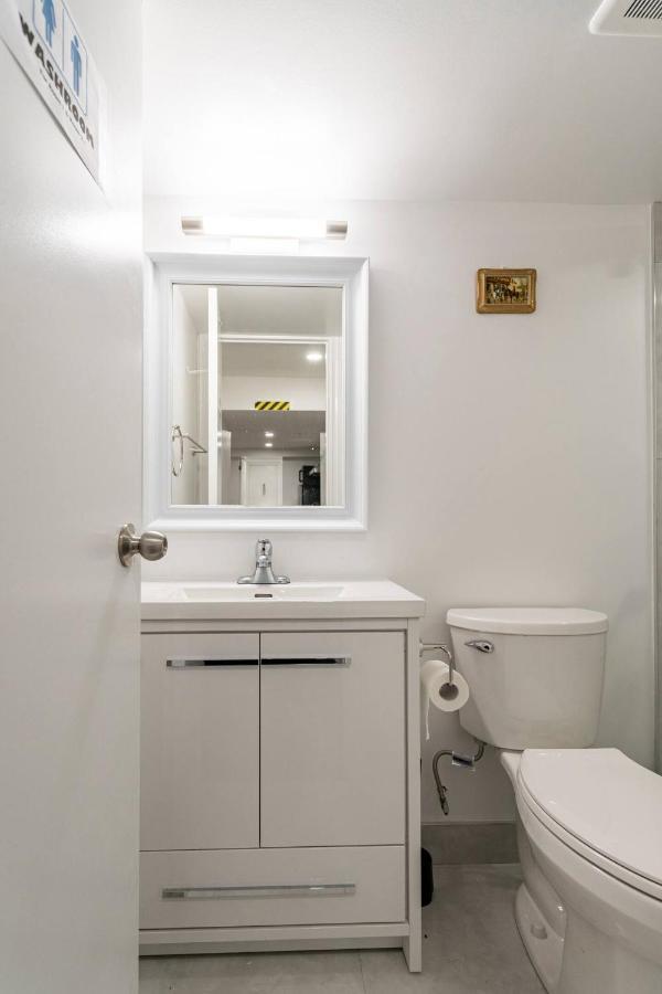 Simple & Tidy Private Gasthof Toronto
